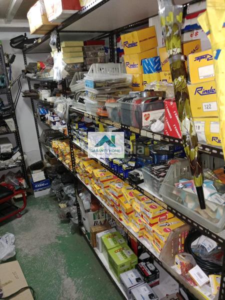 Foto e61b91e9-068a-4f3c-8b66-e0e1c9be7e46. Geschäftsraum in Fene