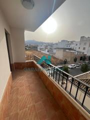 Appartement à Cabra. Se vende piso cerca de la plaza de abastos, cabra