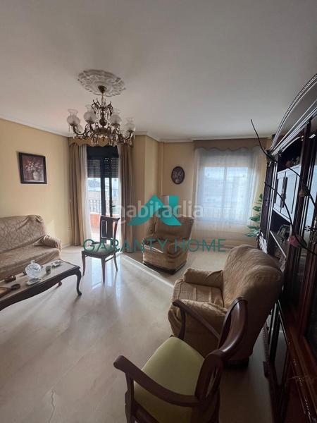 Foto b7ea433a-124f-40dd-b6a5-b914259a2125. Piso se vende piso cerca de la plaza de abastos, en Cabra