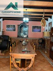 Casa a La Calzada. Se vende casa zona san juan de dios, lucena