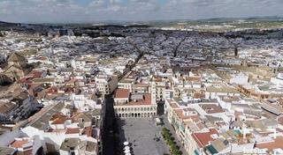 Casa en La Calzada. Se vende casa zona san juan de dios, lucena