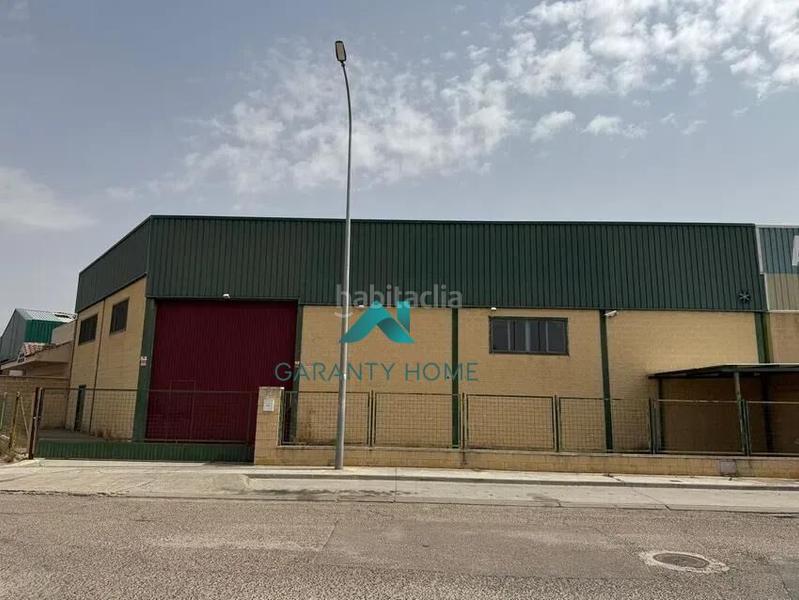 Foto 6e425836-6e02-417f-b4d6-e02fad7dcb48. Miete fabrikhalle in Valmojado