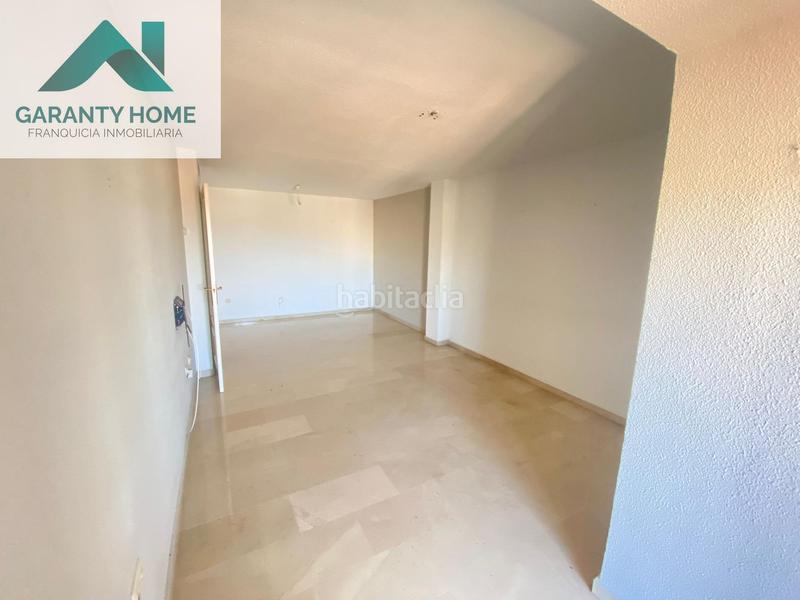 Foto 1dce793d-021f-47e0-90a4-cf771d2cd135. Alquiler piso  en alquiler en el gran eje 4 dormitorios, piscina y portero larga temporada en Jaén