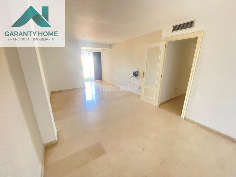 Foto 689097b2-3949-4f49-8f0b-d9105769590c. Rent flat with heating parking pool in Avda de Madrid - Pº de la Estación Jaén