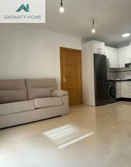 Rent Ground floor in Cristo de la Epidemia. Fantástico piso en c. de la epidemia