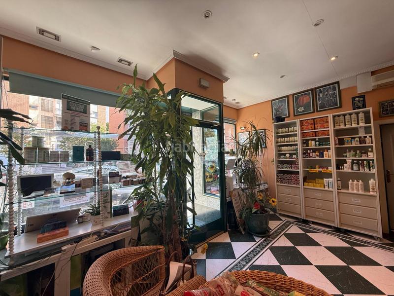 Foto b15d8a4c-291b-4f46-930f-001726a7d014. Local comercial a Centro Móstoles