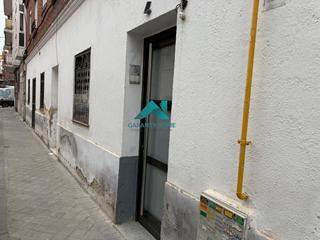Dúplex a Puerta Bonita. Dúplex reformado con 6 dormitorios y terraza privativa en caraba
