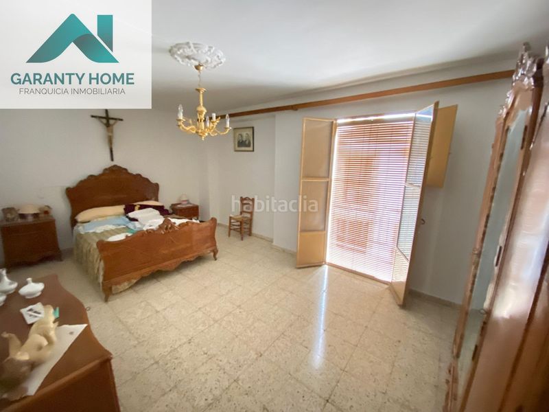 Foto a9bdf48e-c585-4d8d-aa17-8cff2b3258c5. Casa amb aparcament a Torredelcampo