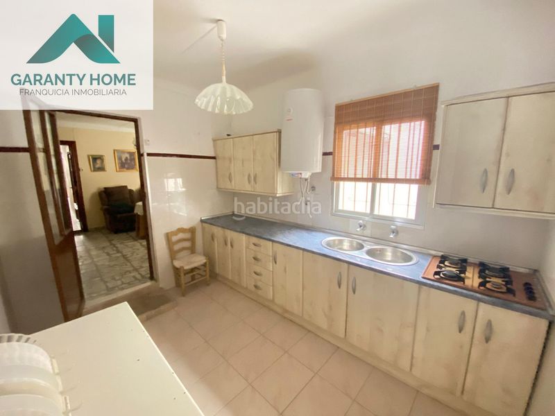 Foto e056d417-81f1-480b-b5e3-2d9674f294f2. Casa amb aparcament a Torredelcampo