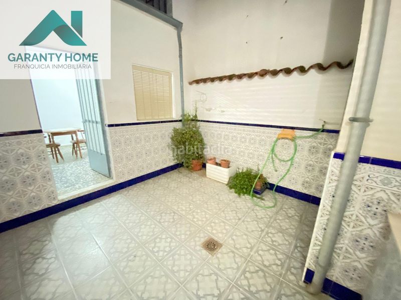 Foto 4736dbb6-aeb9-4288-962a-62f644e266d3. Edificio in Martos