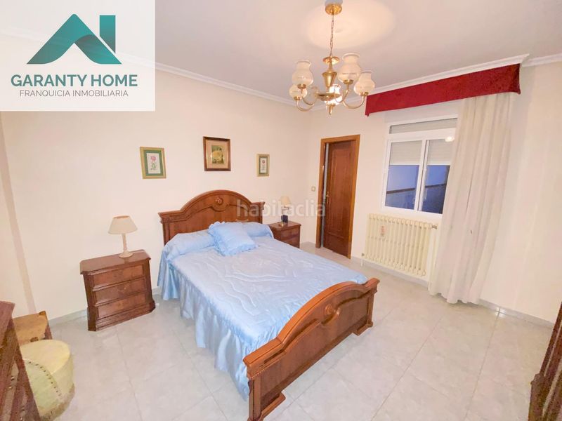 Foto a11cedd1-a510-4131-bd21-17168e584da9. Edificio in Martos