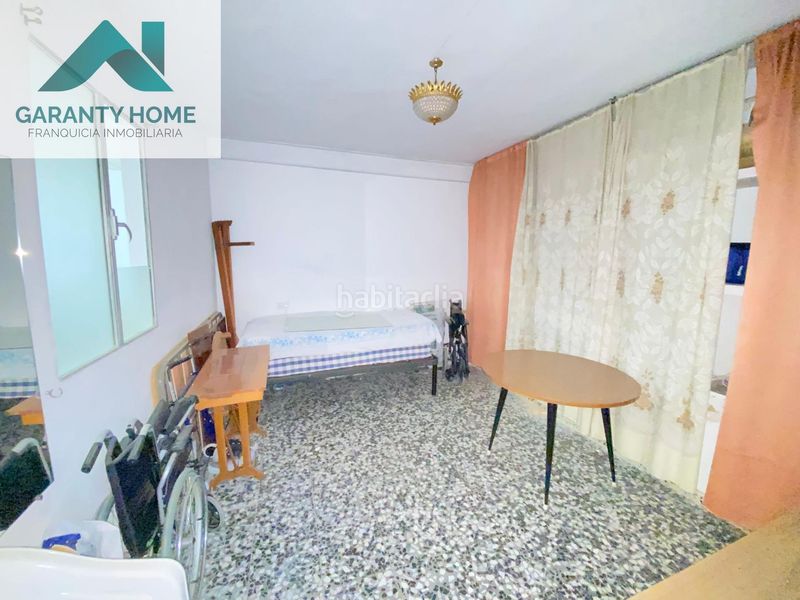Foto a632c0a7-82bb-4e6b-85cd-2797e7ca0039. Edificio in Martos