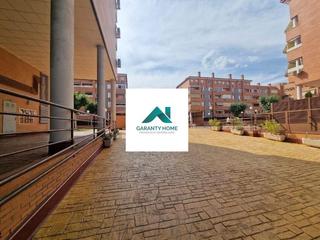 Affitto Appartamento in Montserrat-Parque Empresarial. Piso con terraza acristalada, garaje y trastero en urbanización