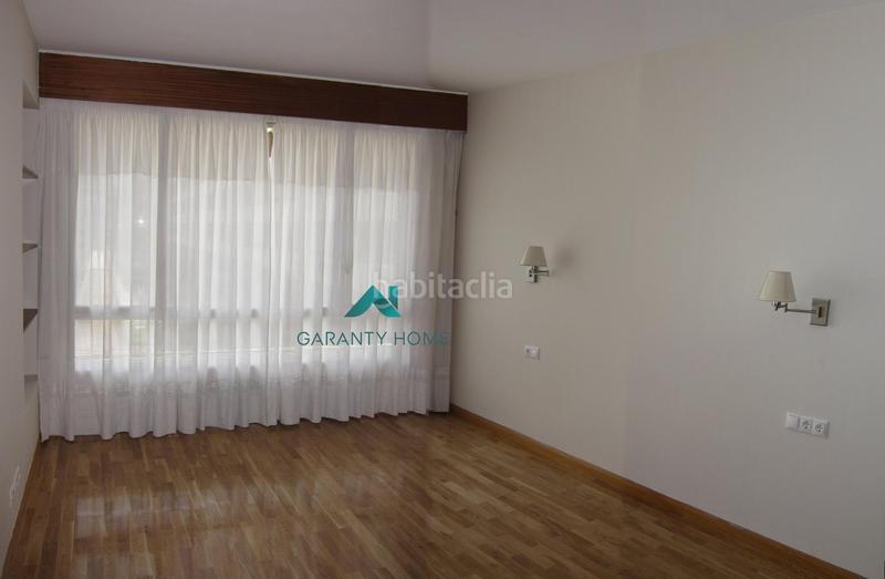 Foto 937301e4-ada6-440d-afaf-8084146f5ff1. Location appartement avec parking dans Nueva España Madrid