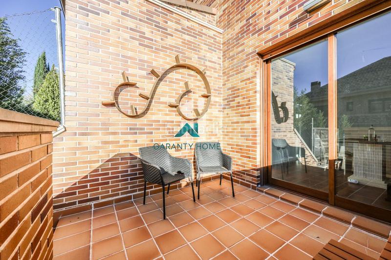 Foto 28007c37-39c3-451f-8164-73442e41eb1b. Casa bifamiliare in calle calle de luxemburgo in Centro Villaviciosa de Odón