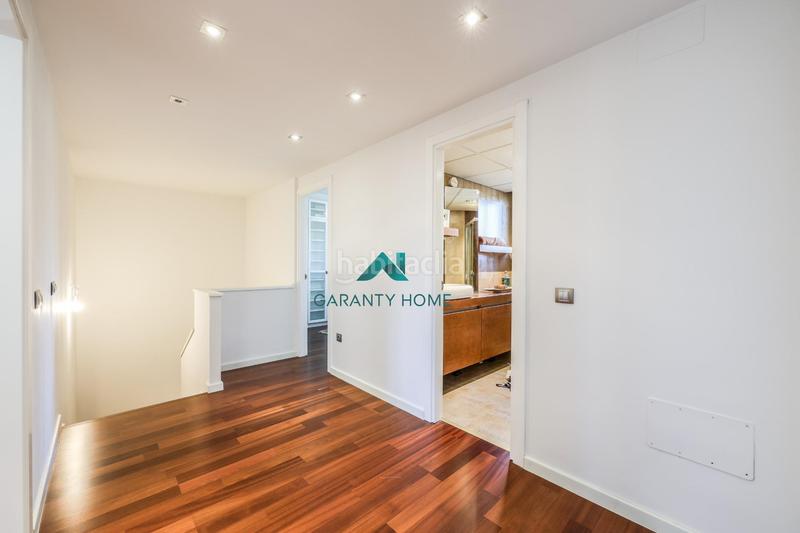 Foto 3ffd7c1d-6fba-48e6-929d-82aeec8867a3. Casa bifamiliare in calle calle de luxemburgo in Centro Villaviciosa de Odón