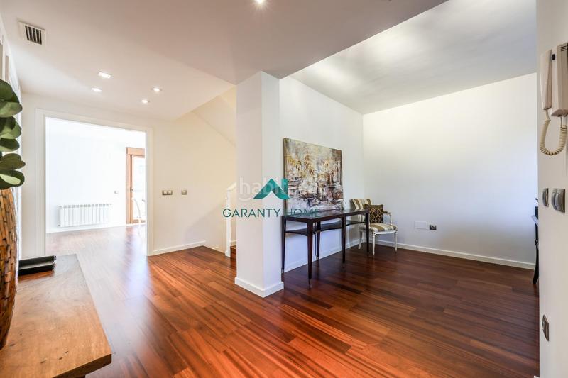 Foto 4b8409a9-b6de-4471-8d1d-c6a28796588f. Casa bifamiliare in calle calle de luxemburgo in Centro Villaviciosa de Odón