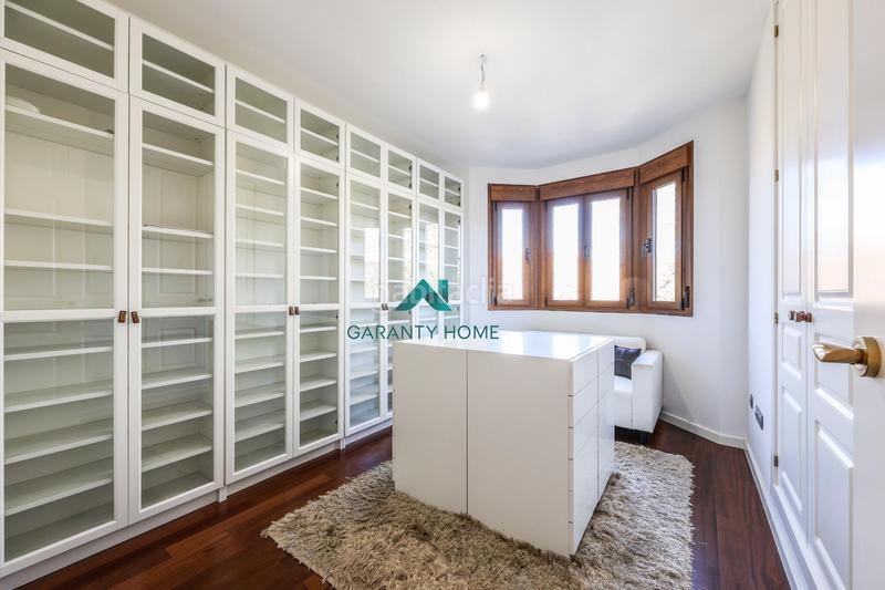 Foto 6fdcaa9d-9c9f-476c-b157-adf0384641e1. Casa bifamiliare in calle calle de luxemburgo in Centro Villaviciosa de Odón