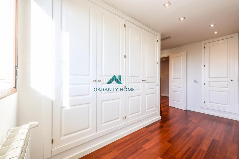 Foto 7242ff09-e4f7-4698-9f71-ecea75e7d681. Casa bifamiliare in calle calle de luxemburgo in Centro Villaviciosa de Odón