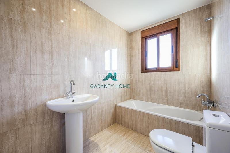 Foto 9a52208b-58d6-4604-a135-5a682a788350. Casa bifamiliare in calle calle de luxemburgo in Centro Villaviciosa de Odón