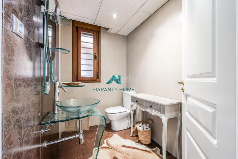 Foto e520fb7a-98ee-456c-8758-2cb9ee29e3cf. Casa bifamiliare in calle calle de luxemburgo in Centro Villaviciosa de Odón