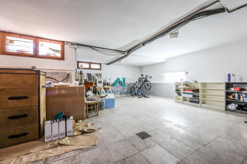 Foto f890d5f7-f564-4b6d-a657-404cad390832. Casa bifamiliare in calle calle de luxemburgo in Centro Villaviciosa de Odón