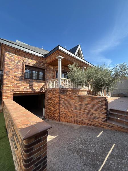 Foto b75a48a1-c2d8-478f-abf1-12ea7c5aafd5. Xalet amb calefacció aparcament a Yuncos