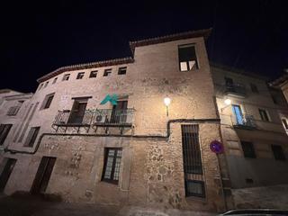 Miete Zweistöckige Wohnung in Casco Histórico. Alquiler de duplex en casco historico toledo