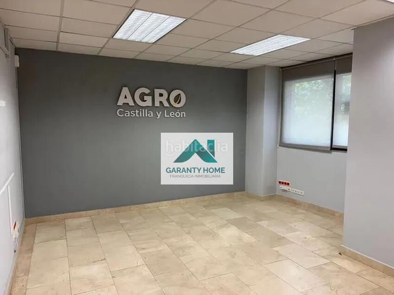 Foto d5f3af41-dc33-4f0a-9eec-4347b09cd6e2. Oficina a Parquesol Valladolid