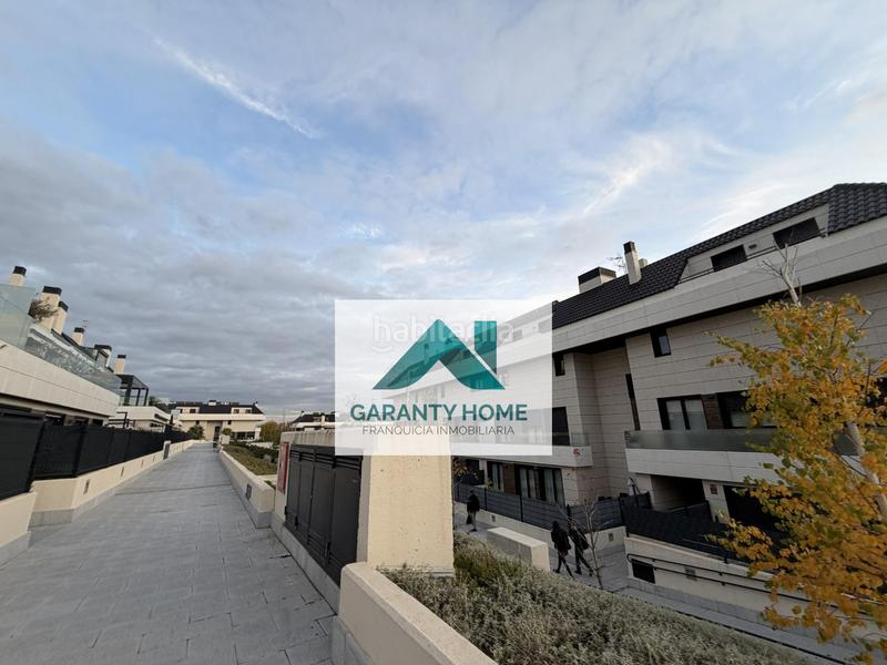 Foto 9d931f49-1e67-49b5-bbc4-416a11a0ab9b. Duplex avec chauffage parking piscine dans Valenoso Boadilla del Monte