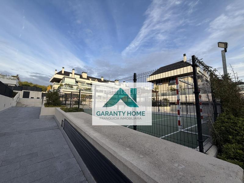 Foto ff465ec7-b8da-413b-8fa8-3da0a008e0a9. Duplex avec chauffage parking piscine dans Valenoso Boadilla del Monte