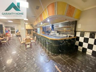 Alquiler Local Comercial en Martos. Barrestaurante en monte lope álvarez con gran terraza exterior
