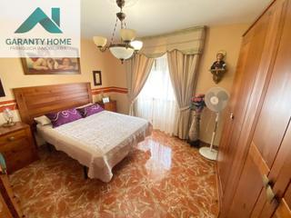 Casa en Martos. Casa con sótano y terrazas en san bartolomé, martos