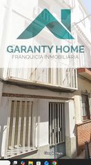 Casa a Torredelcampo. Casa en torredelcampo con patio y buhardilla a reformar