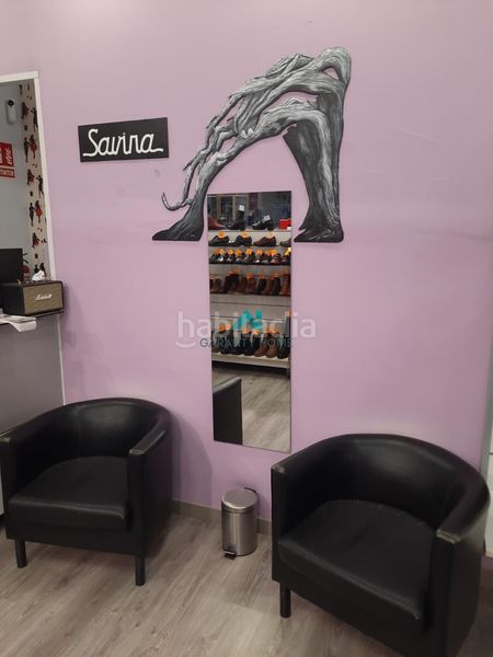 Foto fc8be892-6dd6-4a7c-b725-8137723d0f8a. Traspaso local comercial traspaso de zapatería totalmente equipada lista para continuar la actividad en Santa Coloma de Gramenet