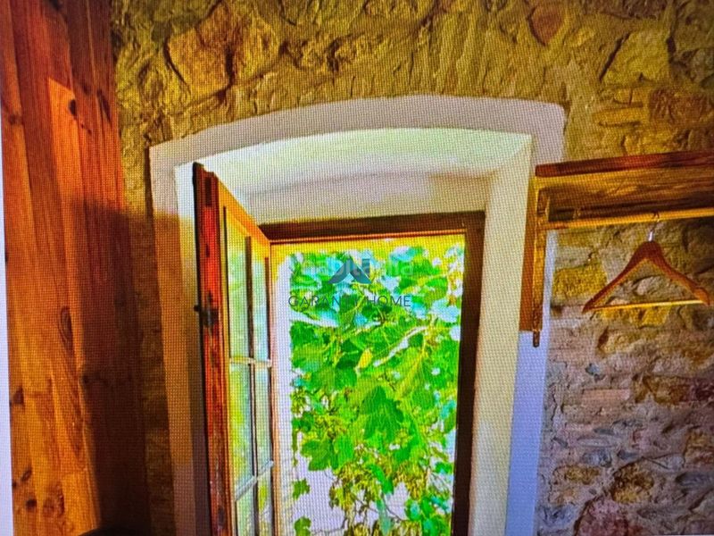 Foto 2caca800-a900-4e0e-99a6-2f188590735e. Casa amb aparcament a Llofriu