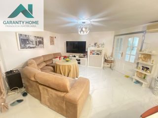 Pis a Torredelcampo. Bajo en torredelcampo con garaje cerrado y patios