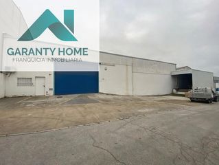 Lloguer Nau industrial a Martos. Nave 995 m2 en martos  3 naves y muelle de carga