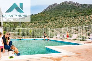 Chalet in Torredelcampo. Finca vfa en megatín  piscina y olivar subvencionado