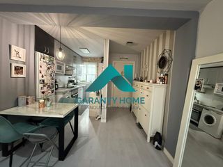 Pis a Montserrat-Parque Empresarial. Piso reformado de 3 habitaciones con terraza y ascensor en san f