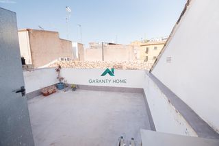 Casa a Centro-El Castillo. Casa en exclusiva, reformada y con terraza