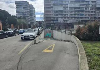 Parking coche en Parque Lisboa-La Paz