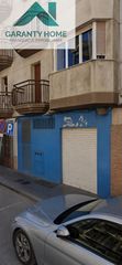 Lloguer Local Comercial a Martos. Local de 138 m2 en zona parquearrayanes, insonorizado y con sali