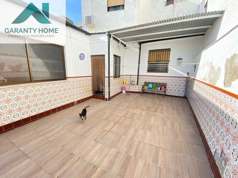 Foto 3562a770-fa3e-47e6-899a-9ac3550d9098. Casa amb calefacció a Martos