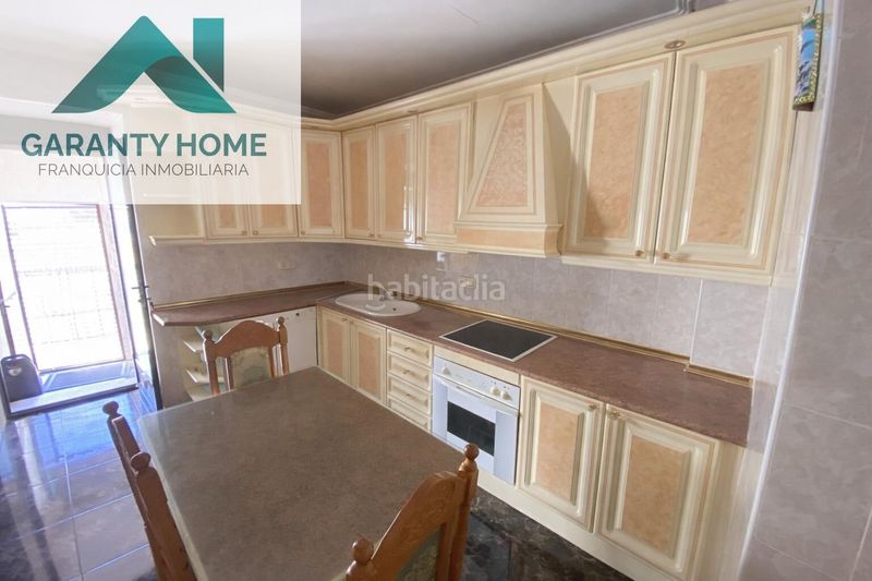 Foto f7ffa91b-c5df-45d0-aa04-d72feda8c585. Casa amb calefacció a Martos