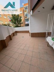 Rent Ground floor in Casco Histórico de Vallecas. Bajo en nueva numancia