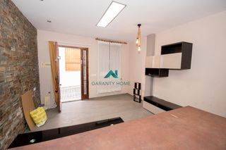 House in Centro-El Castillo. Casa reformada con terraza privada en sagunto  130.000