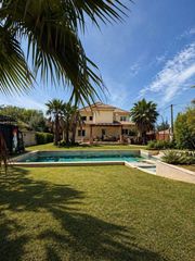 Chalet in Griñón. Chalet independiente en griñón