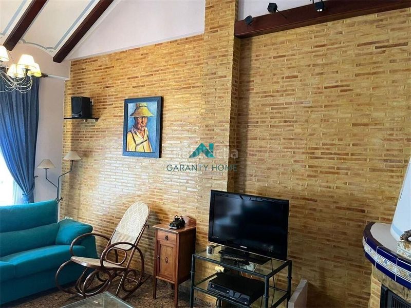 Foto 2f0daba7-2a0a-4f41-84c8-bb9d816a5902. Casa amb aparcament a Benifaraig Valencia