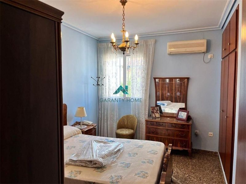 Foto 4f20366b-45db-47ed-9e30-7ebff5621286. Casa amb aparcament a Benifaraig Valencia